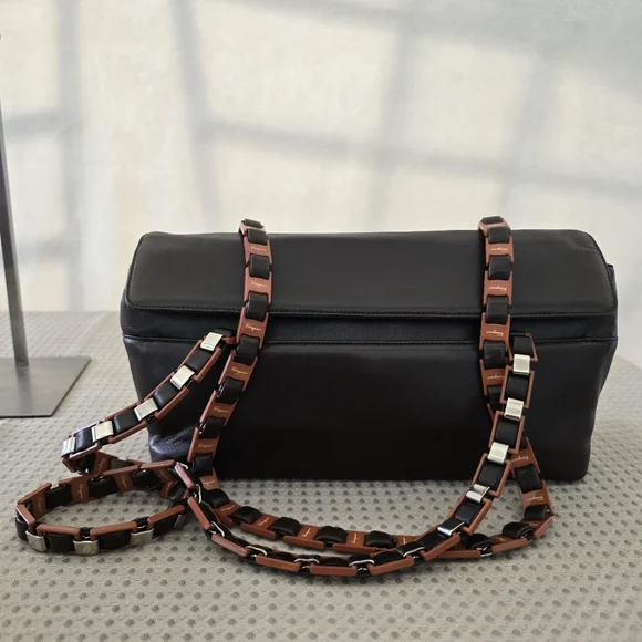 Salvatore Ferragamo LEATHER - Picture 1 of 16